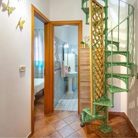 Villa 300m From The Sea With Garden 500mq - Wifi - Parking -ac *