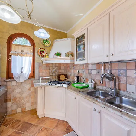 300m From The Sea With Garden 500mq - Wifi - Parking -ac Villa